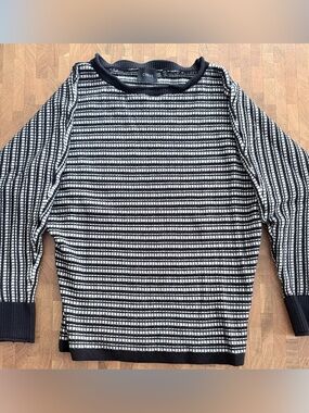 Cyrus Black & White Striped Woman’s Sweater size small